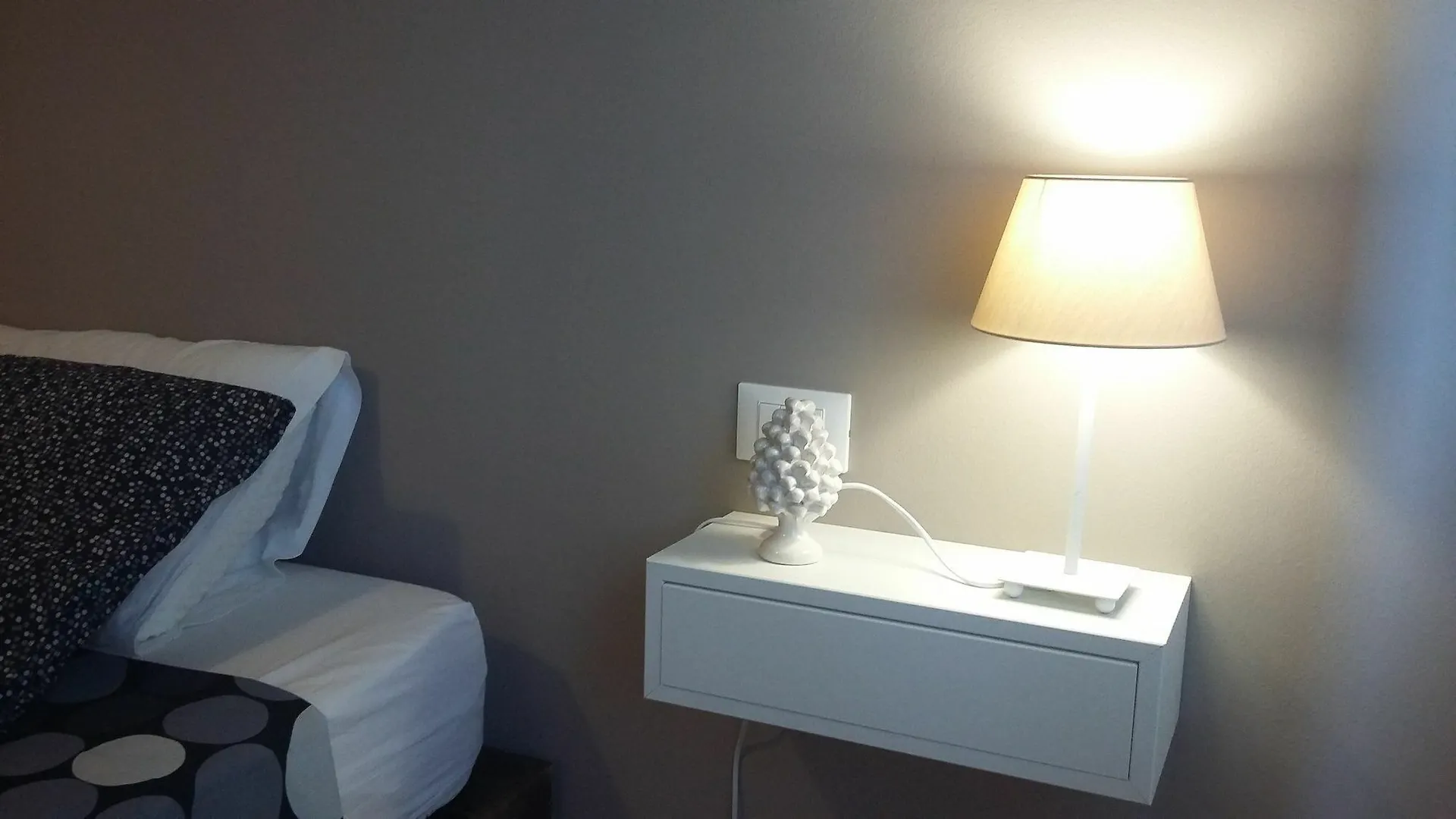 Al Siciliando B&B Palerme Couette-café